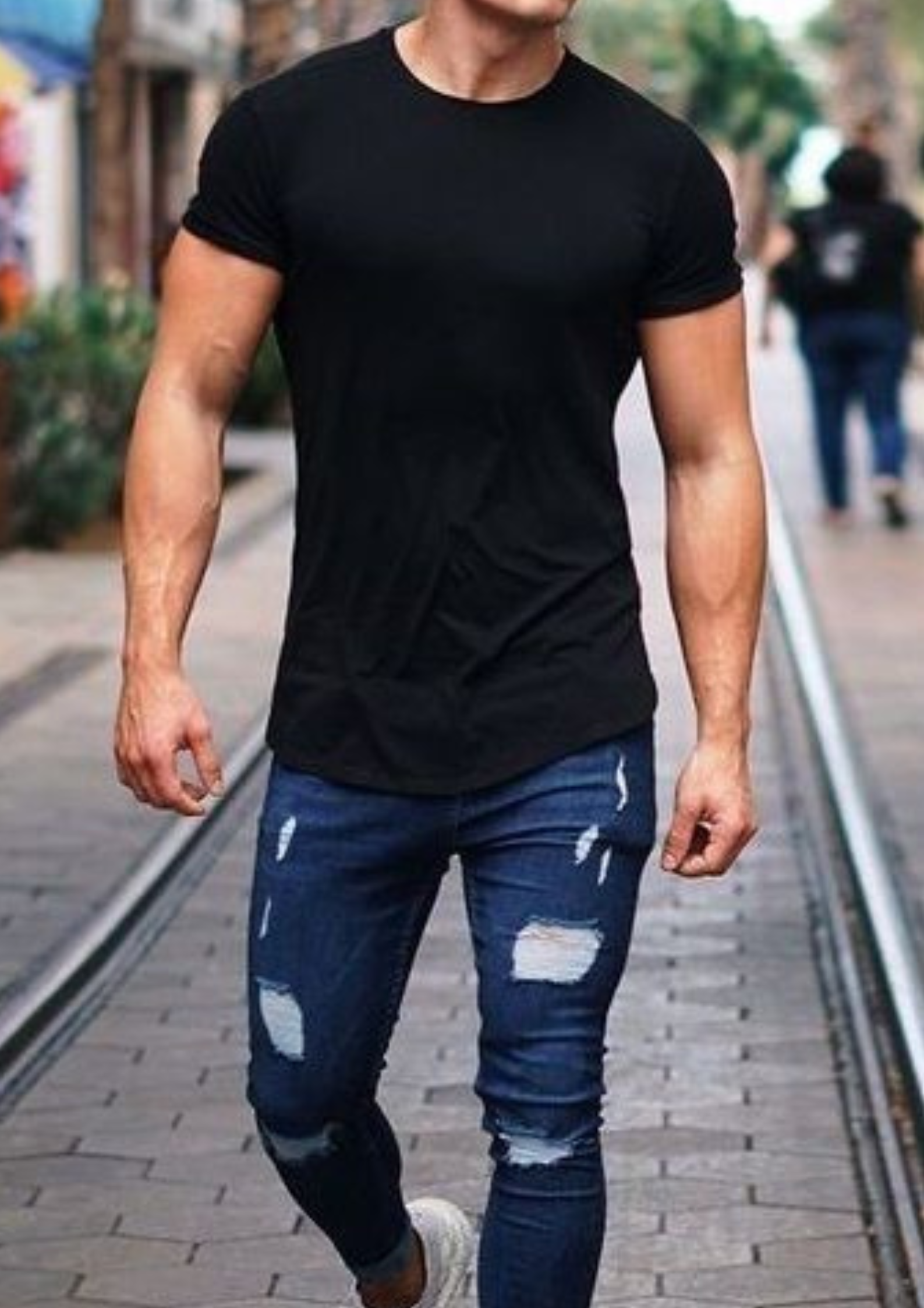 How To Look GREAT in a T-Shirt & Jeans